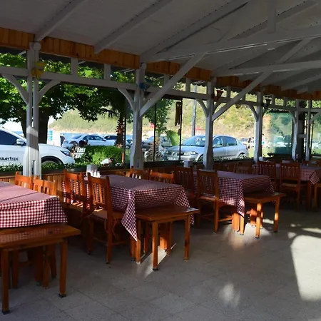 Maviay Beach فندق أدراسان