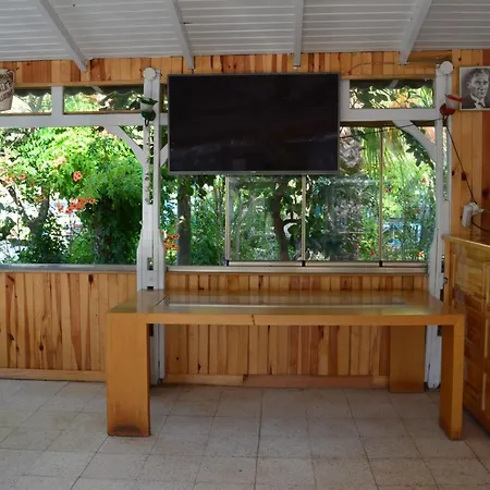 Maviay Beach أدراسان